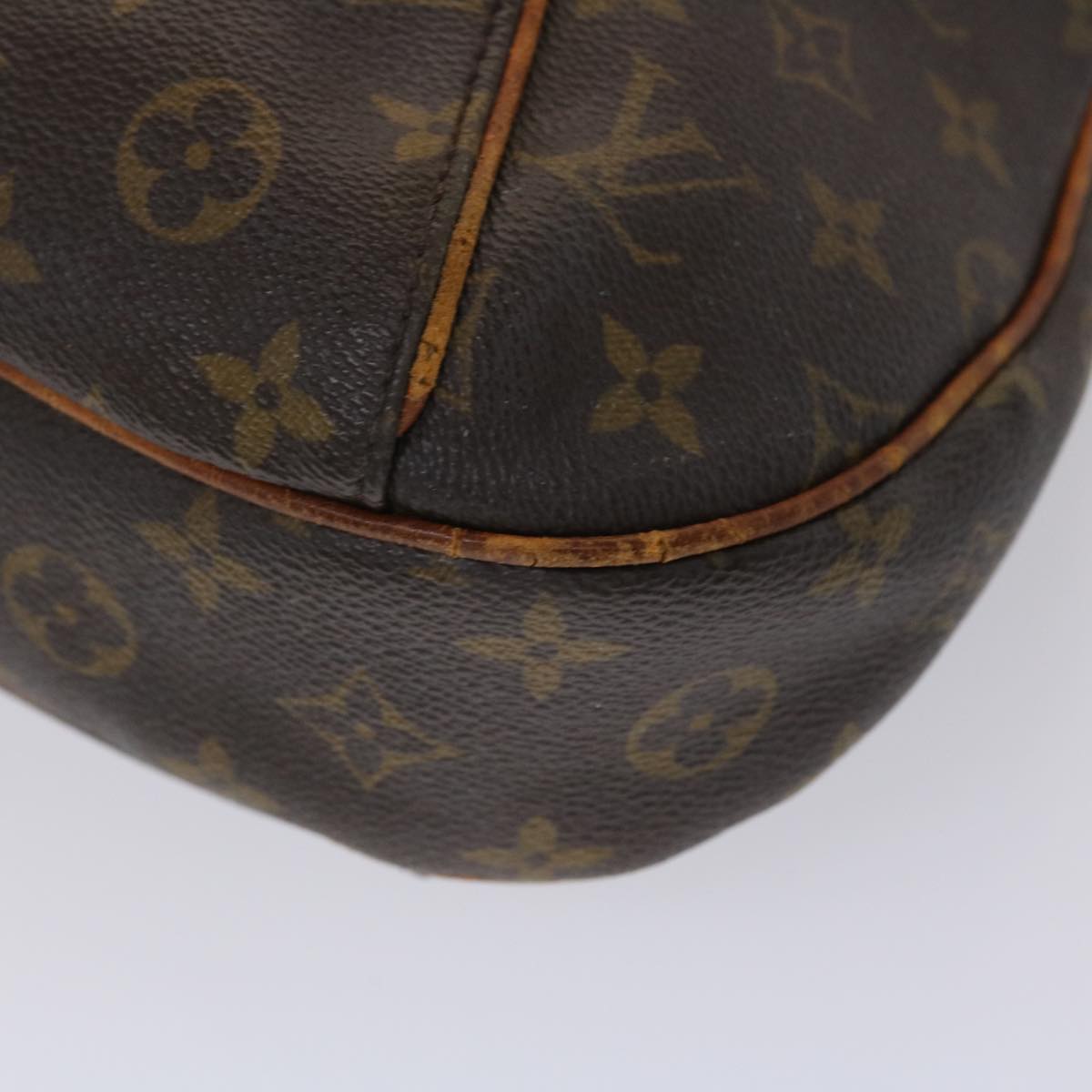 LOUIS VUITTON Monogram Thames GM Shoulder Bag M56383 LV 46575