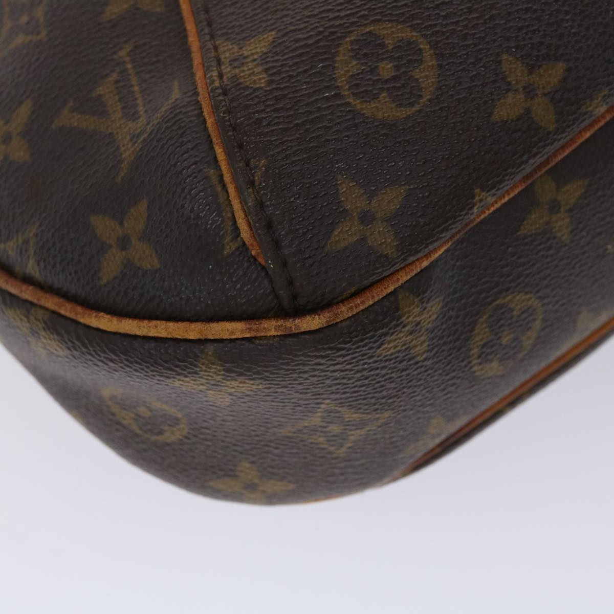 LOUIS VUITTON Monogram Thames GM Shoulder Bag M56383 LV 46575