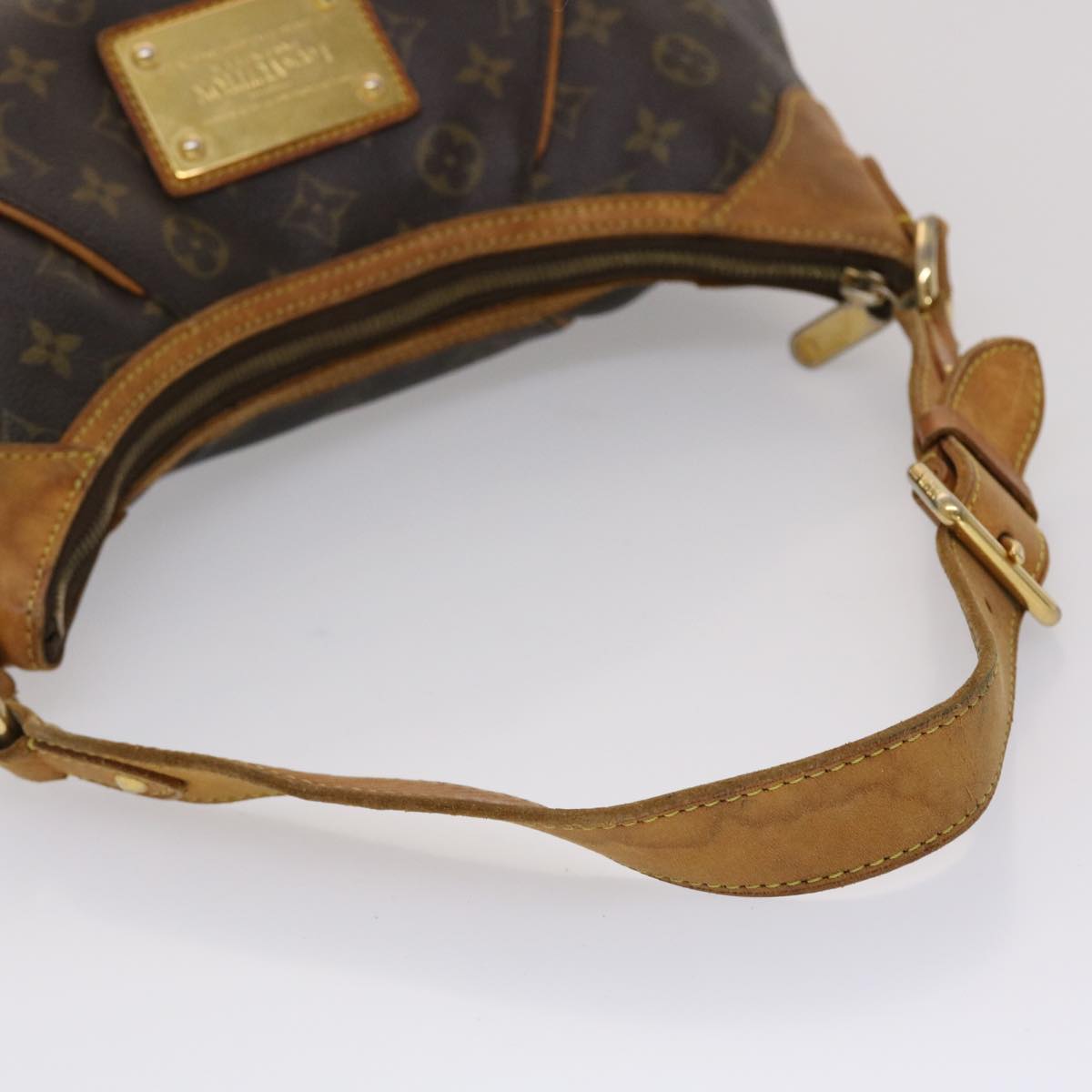 LOUIS VUITTON Monogram Thames GM Shoulder Bag M56383 LV 46575