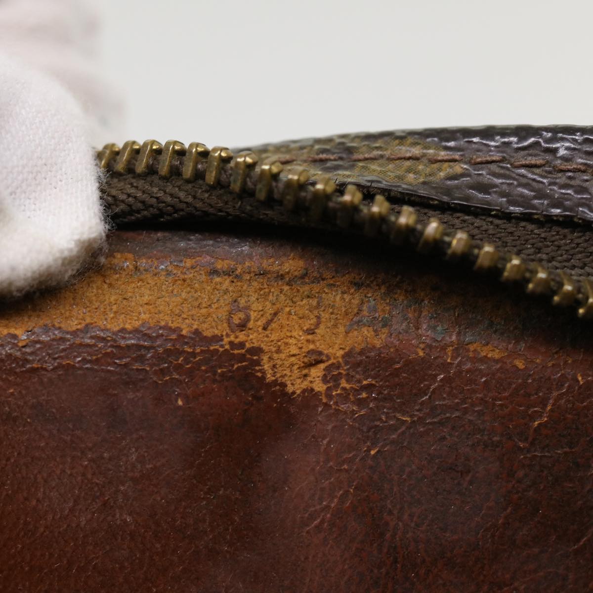 LOUIS VUITTON Monogram Poche Toilette 26 Pouch M47542 LV 46578