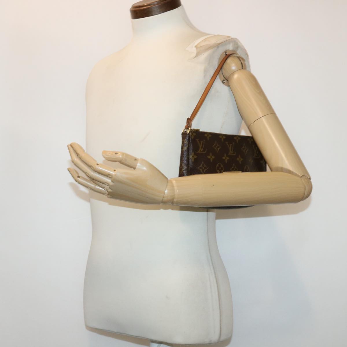 LOUIS VUITTON Monogram Pochette Accessoires Pouch M51980 LV 46583