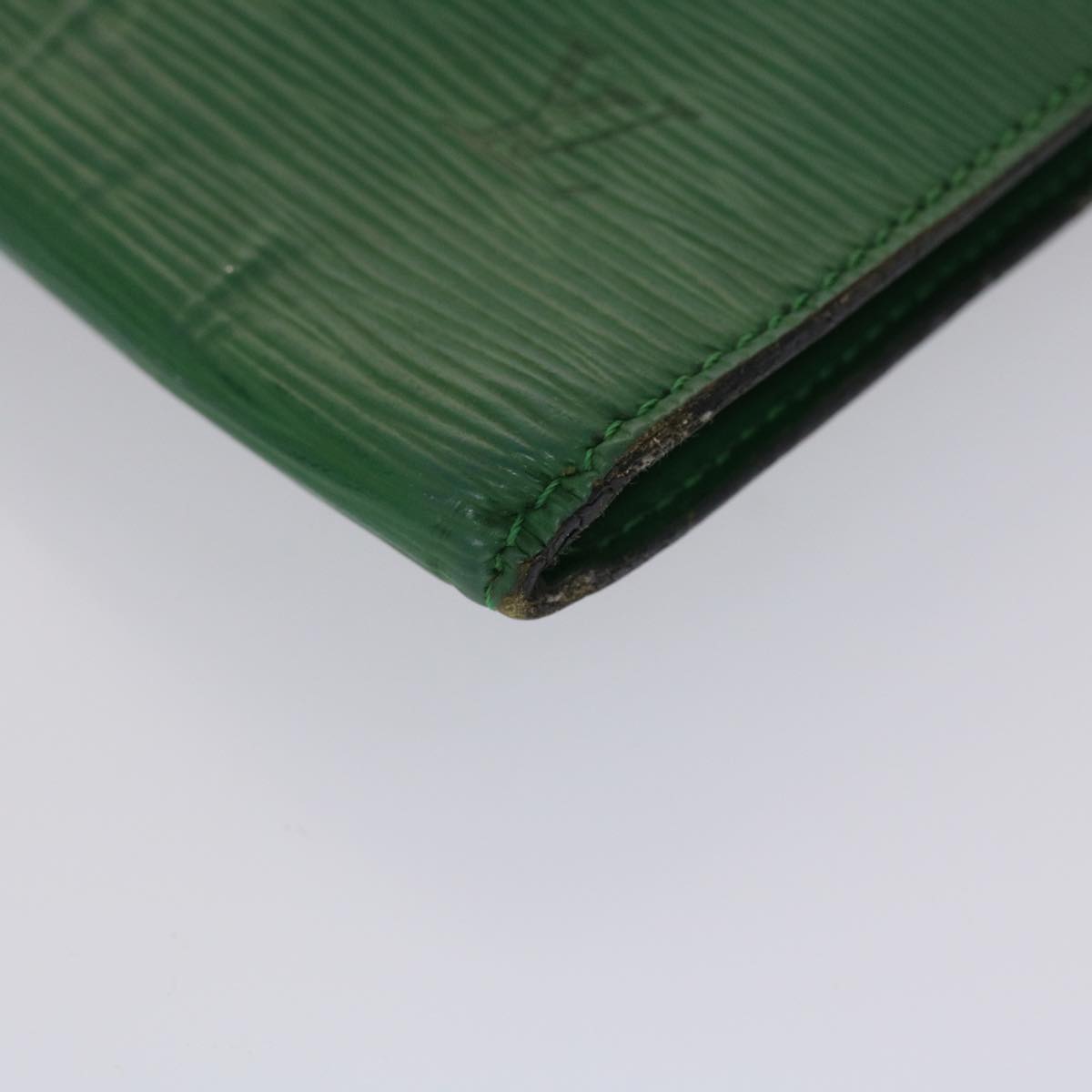 LOUIS VUITTON Epi Pochette Accessoires Pouch Green M52984 LV 46631