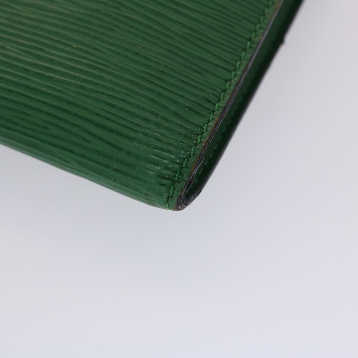 LOUIS VUITTON Epi Pochette Accessoires Pouch Green M52984 LV 46631