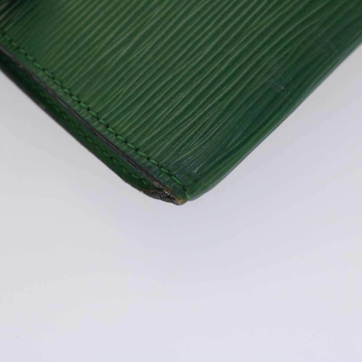 LOUIS VUITTON Epi Pochette Accessoires Pouch Green M52984 LV 46631