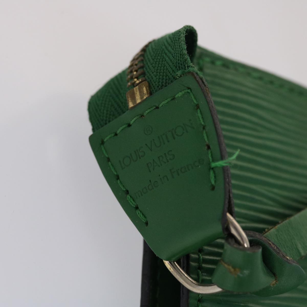LOUIS VUITTON Epi Pochette Accessoires Pouch Green M52984 LV 46631