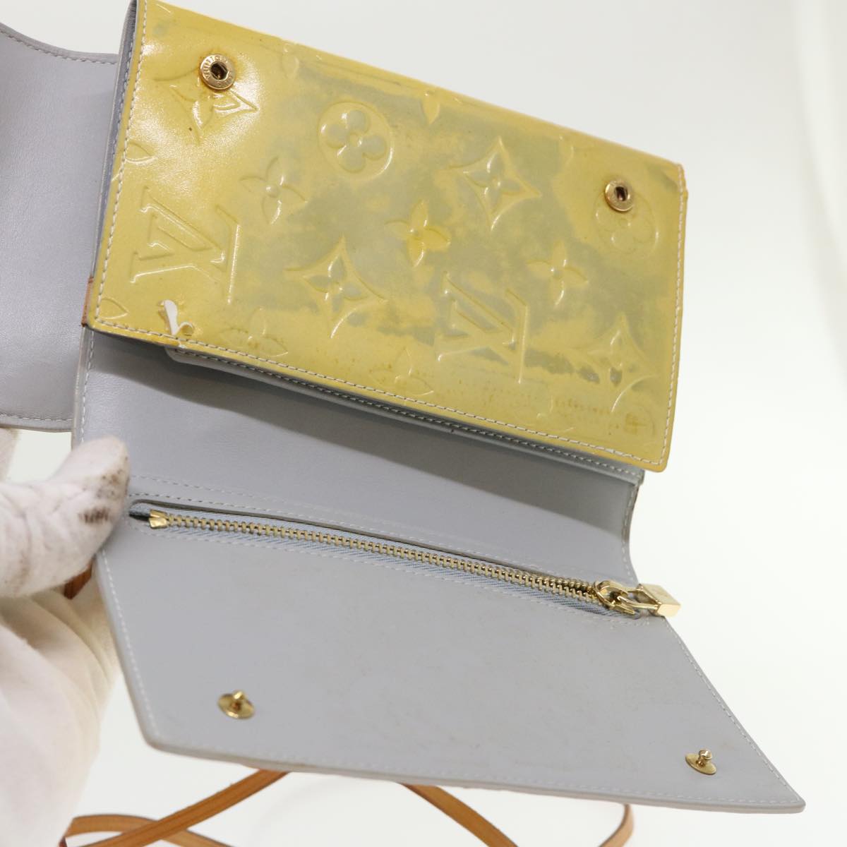 LOUIS VUITTON Monogram Vernis Walker Shoulder Wallet Gris M91031 LV 46633