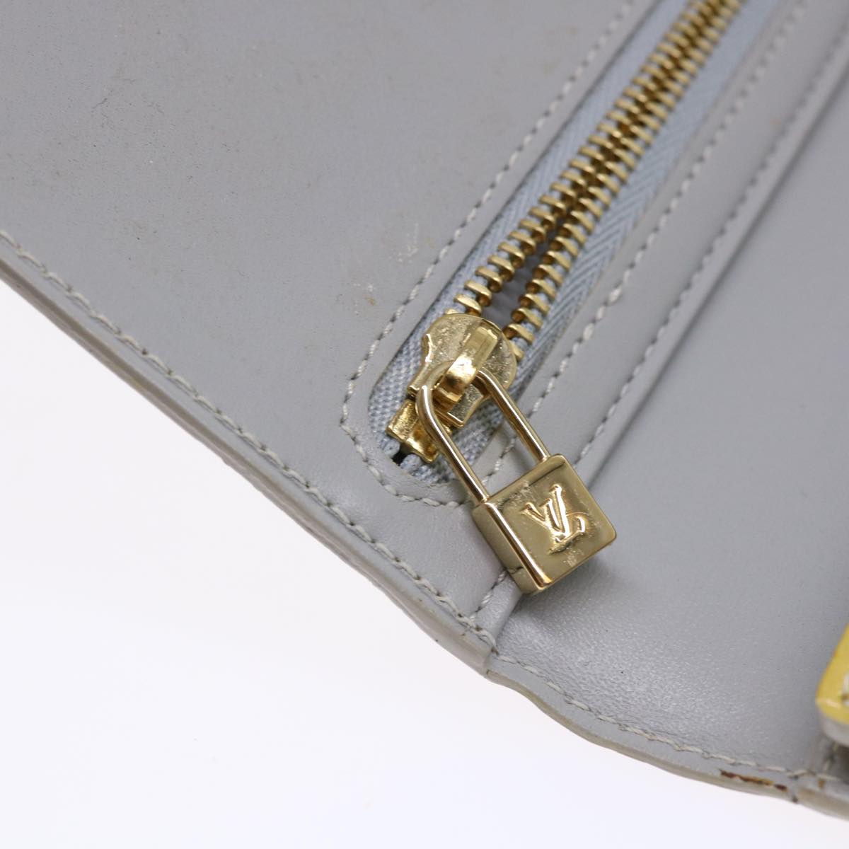 LOUIS VUITTON Monogram Vernis Walker Shoulder Wallet Gris M91031 LV 46633