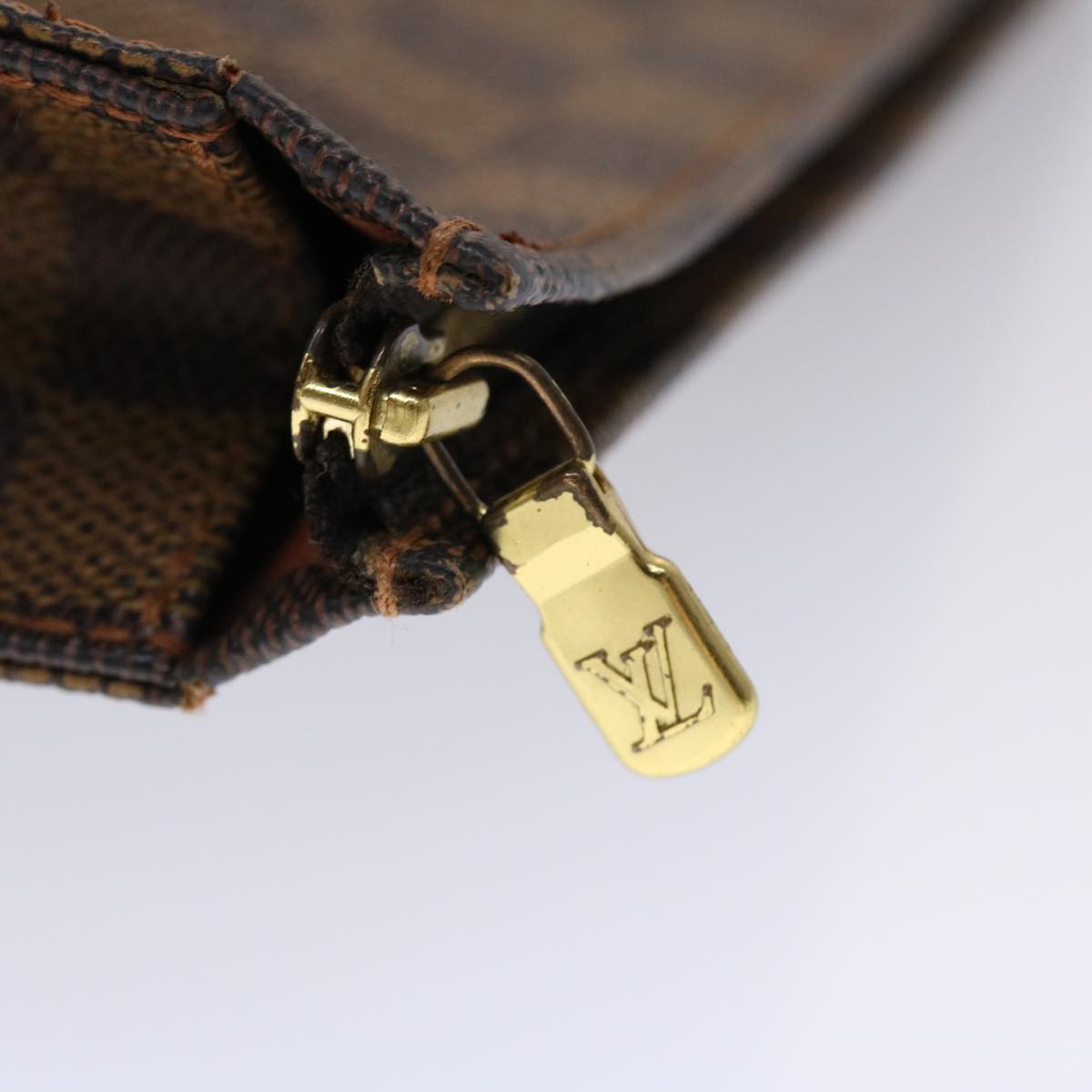 LOUIS VUITTON Damier Ebene Poche Toilette 26 Pouch N47543 LV 46642