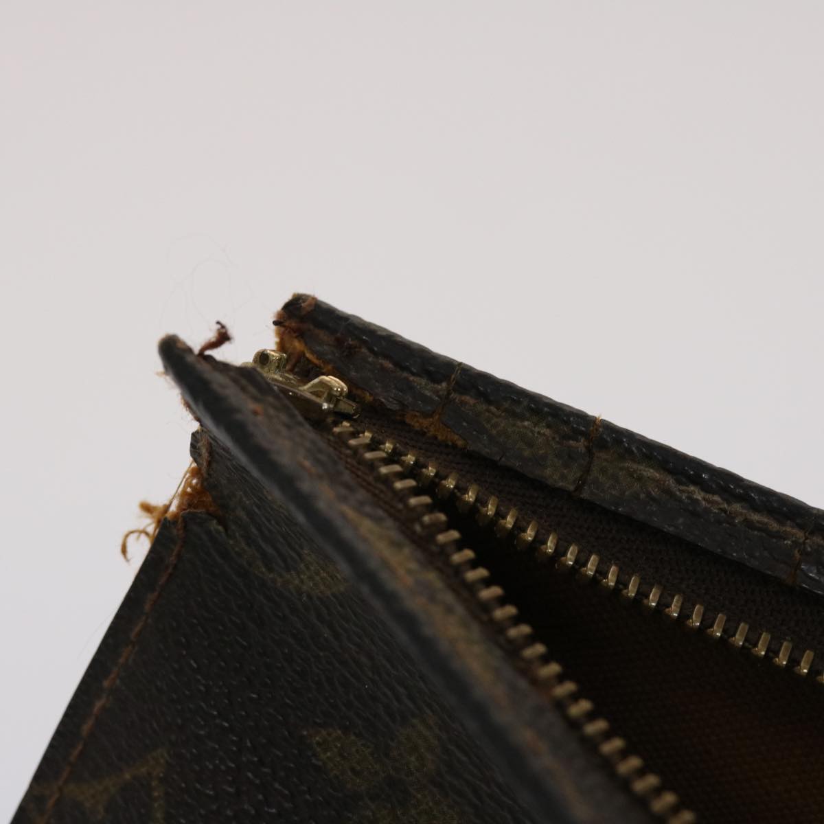 LOUIS VUITTON Monogram Poche Toilette 26 Pouch M47542 LV 46702