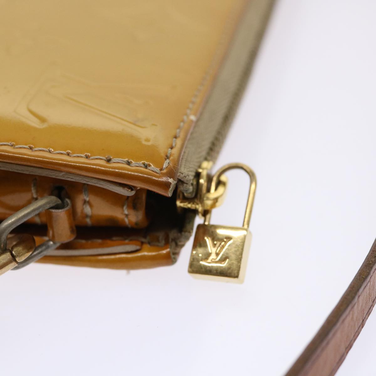 LOUIS VUITTON Monogram Vernis Lexington Accessory Pouch Beige M91010 46755
