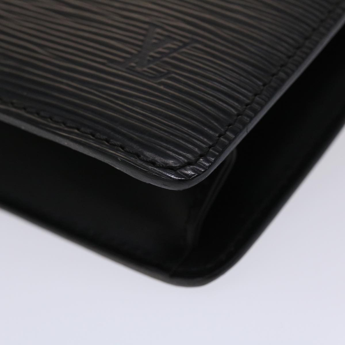 LOUIS VUITTON Epi Pochette Homme Clutch Bag Black M52522 LV 46766