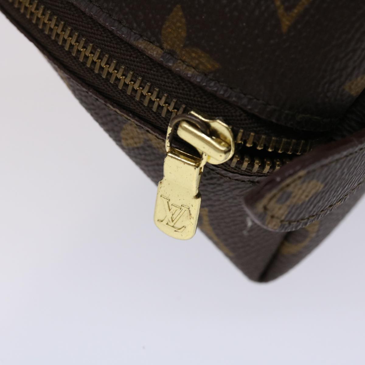 LOUIS VUITTON Monogram Trousse Demi Ronde Cosmetic Pouch M47520 LV 46813