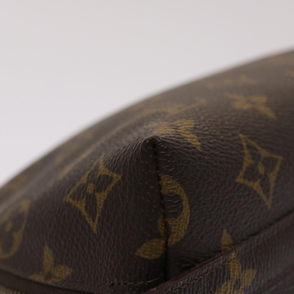 LOUIS VUITTON Monogram Trousse Demi Ronde Cosmetic Pouch M47520 LV 46813