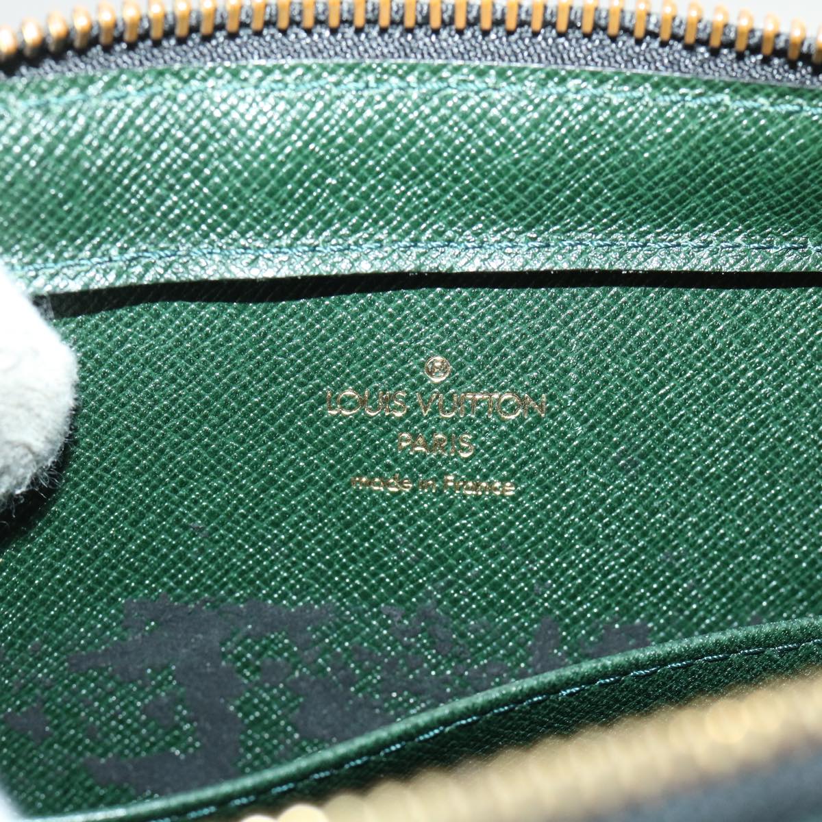 LOUIS VUITTON Taiga Baikal Clutch Bag Epicea M30184 LV 46816