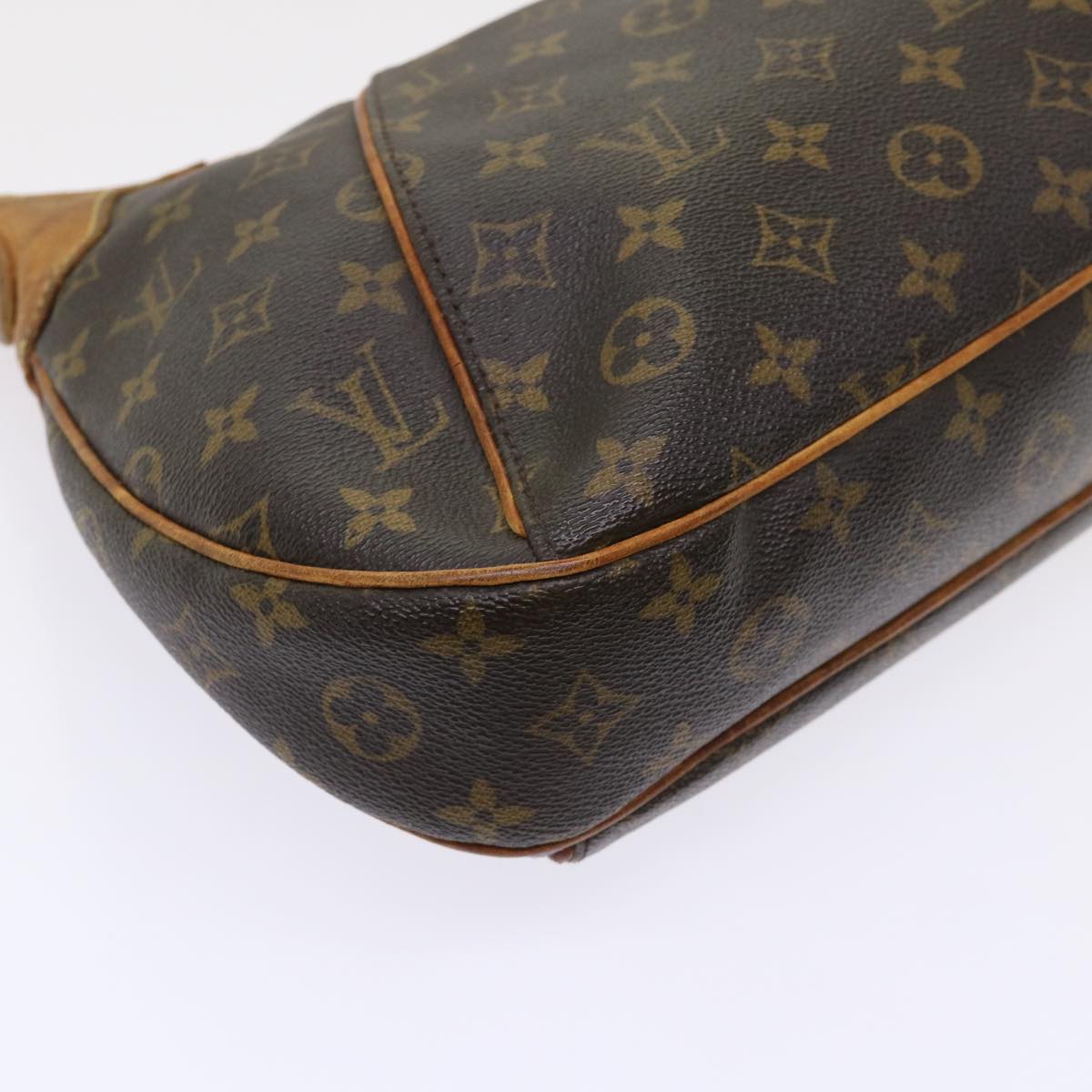 LOUIS VUITTON Monogram Thames GM Shoulder Bag M56383 LV 46920