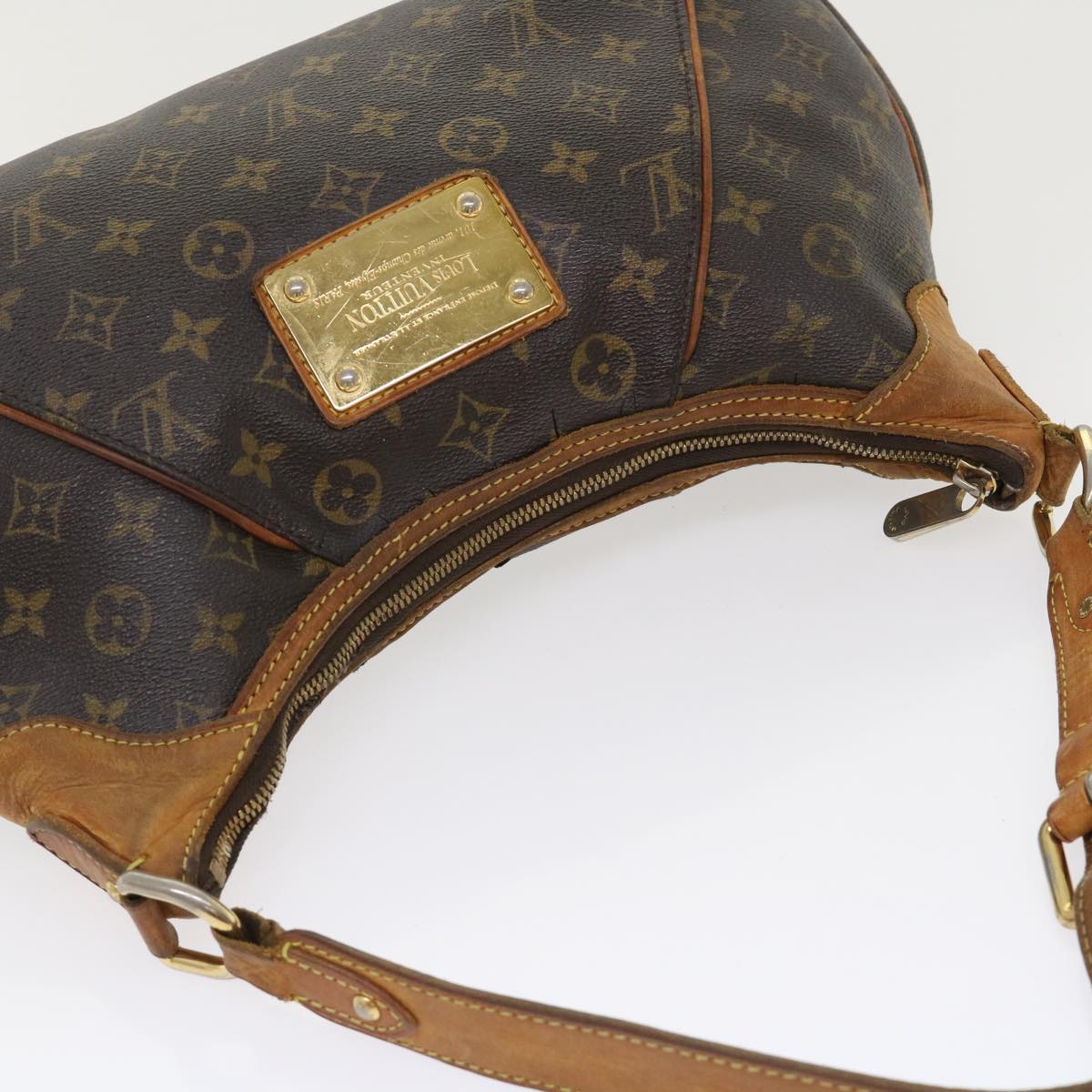 LOUIS VUITTON Monogram Thames GM Shoulder Bag M56383 LV 46920