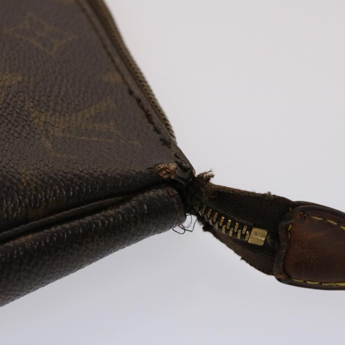 LOUIS VUITTON Monogram Pochette Accessoires Pouch M51980 LV 46988