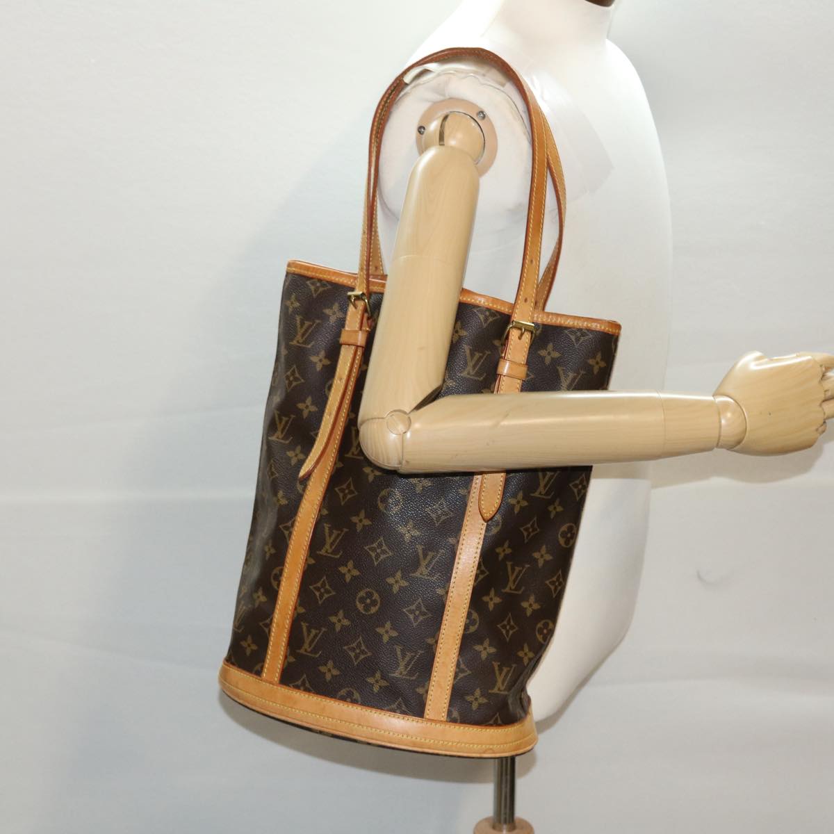 LOUIS VUITTON Monogram Bucket GM Shoulder Bag M42236 LV 47018