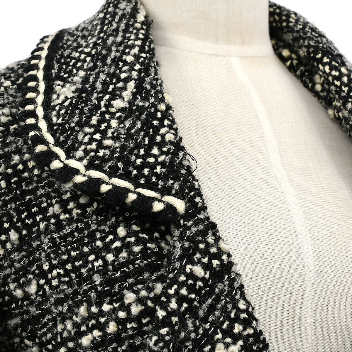 Luxury Chanel Fall 1994 single-breasted tweed boucle jacket #40