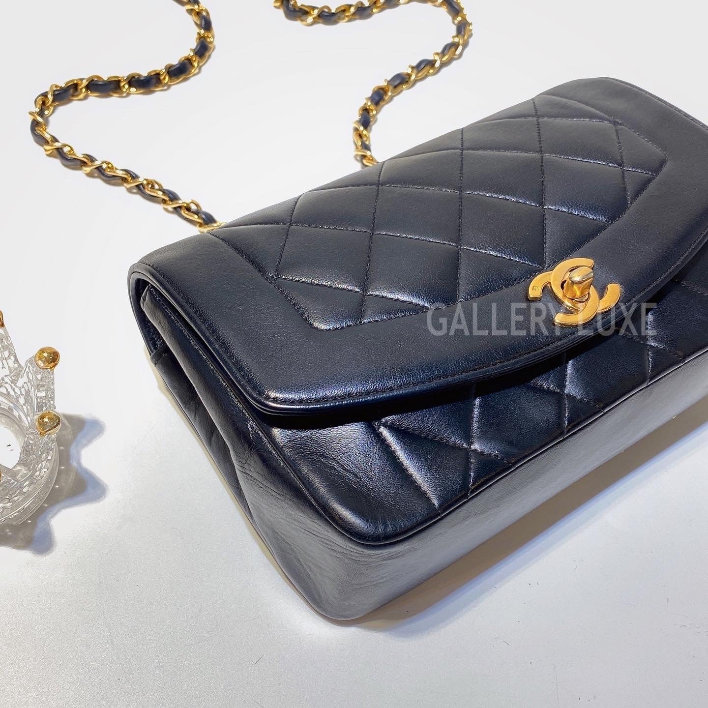 No.3136-Chanel Vintage Lambskin Diana Bag 22cm