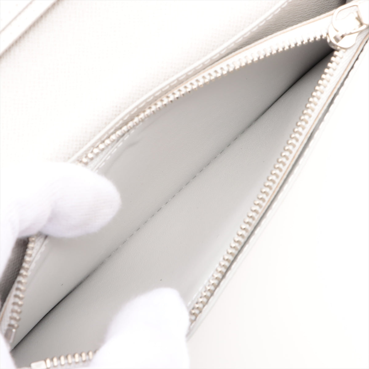 Louis Vuitton Taigaama Portfolio Braza M30298 Wallet