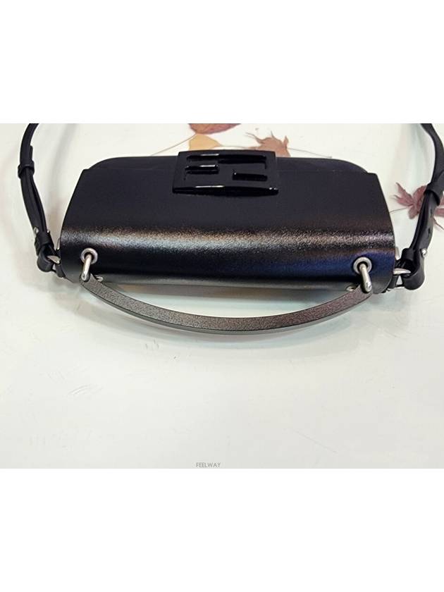 Luxury Fendi Baguette phone pouch mini cross bag