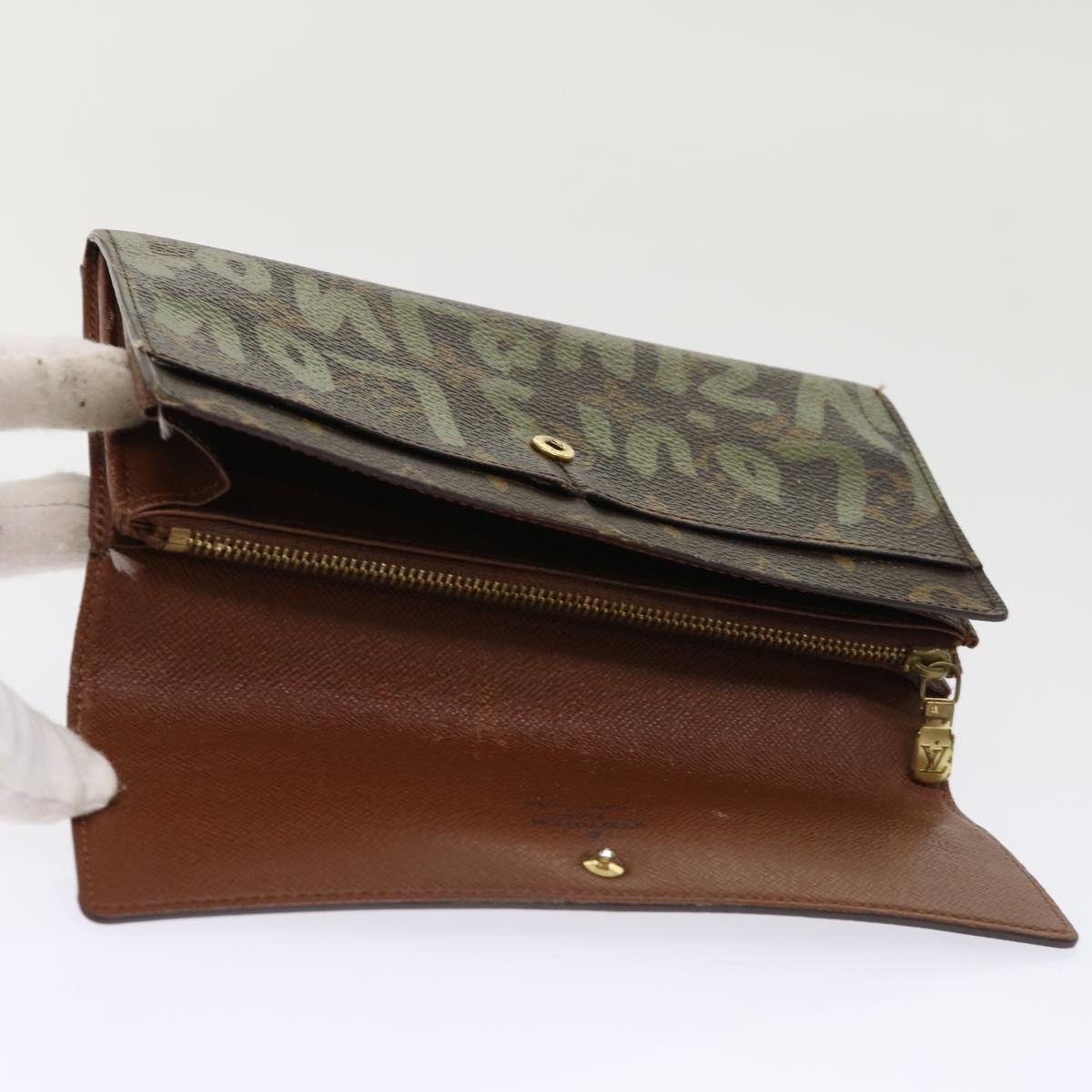 LOUIS VUITTON Graffiti Porte Monnaie Credit Long Wallet Khaki M92188 50243