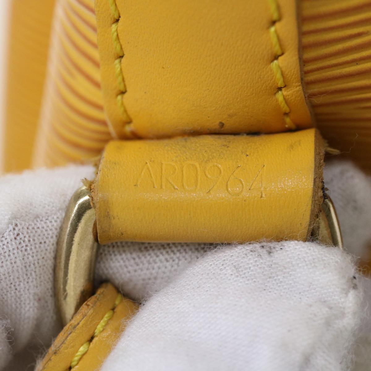 LOUIS VUITTON Epi Petit Noe Shoulder Bag Tassili Yellow M44109 LV 50978