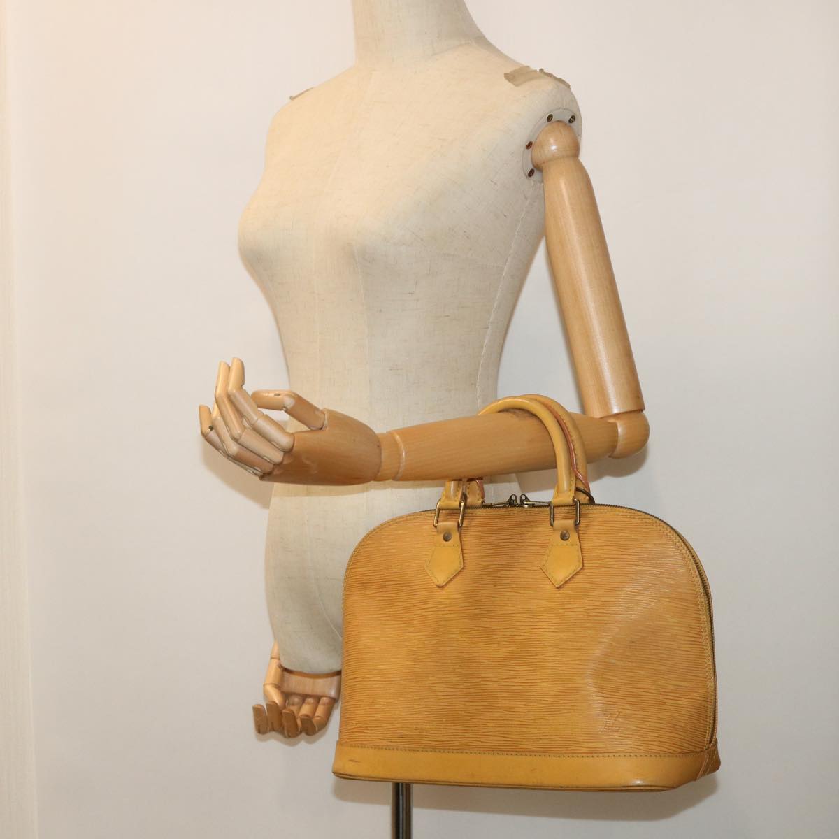 LOUIS VUITTON Epi Alma Hand Bag Tassili Yellow M52149 LV 52398