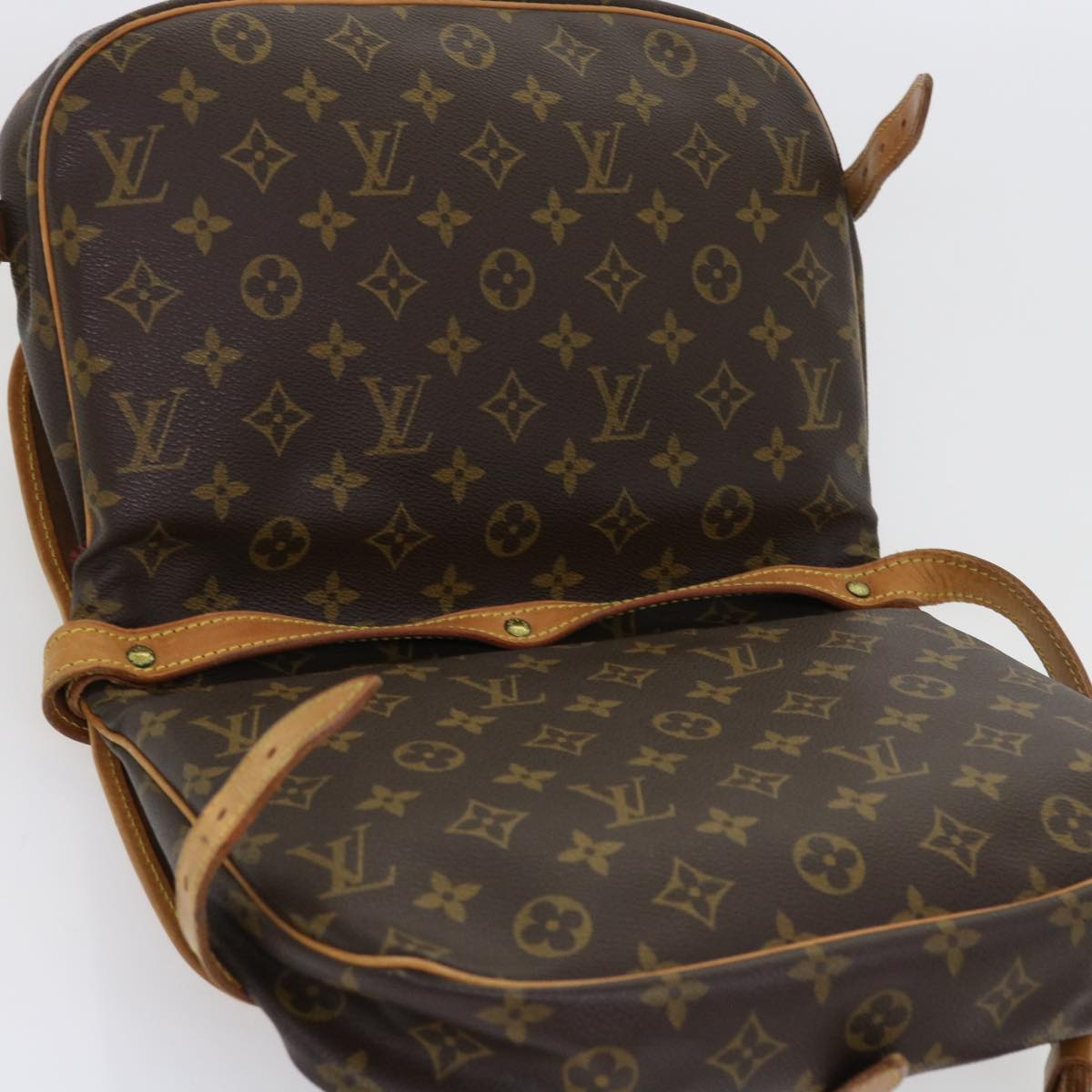 LOUIS VUITTON Monogram Saumur 30 Shoulder Bag M42256 LV 52649