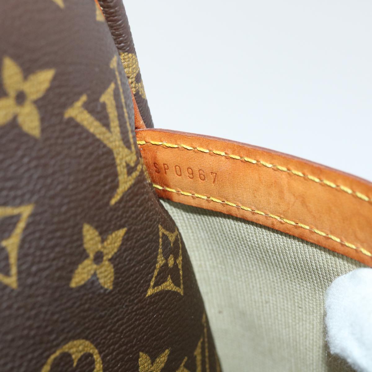 LOUIS VUITTON Monogram Reporter GM Shoulder Bag M45252 LV 52797
