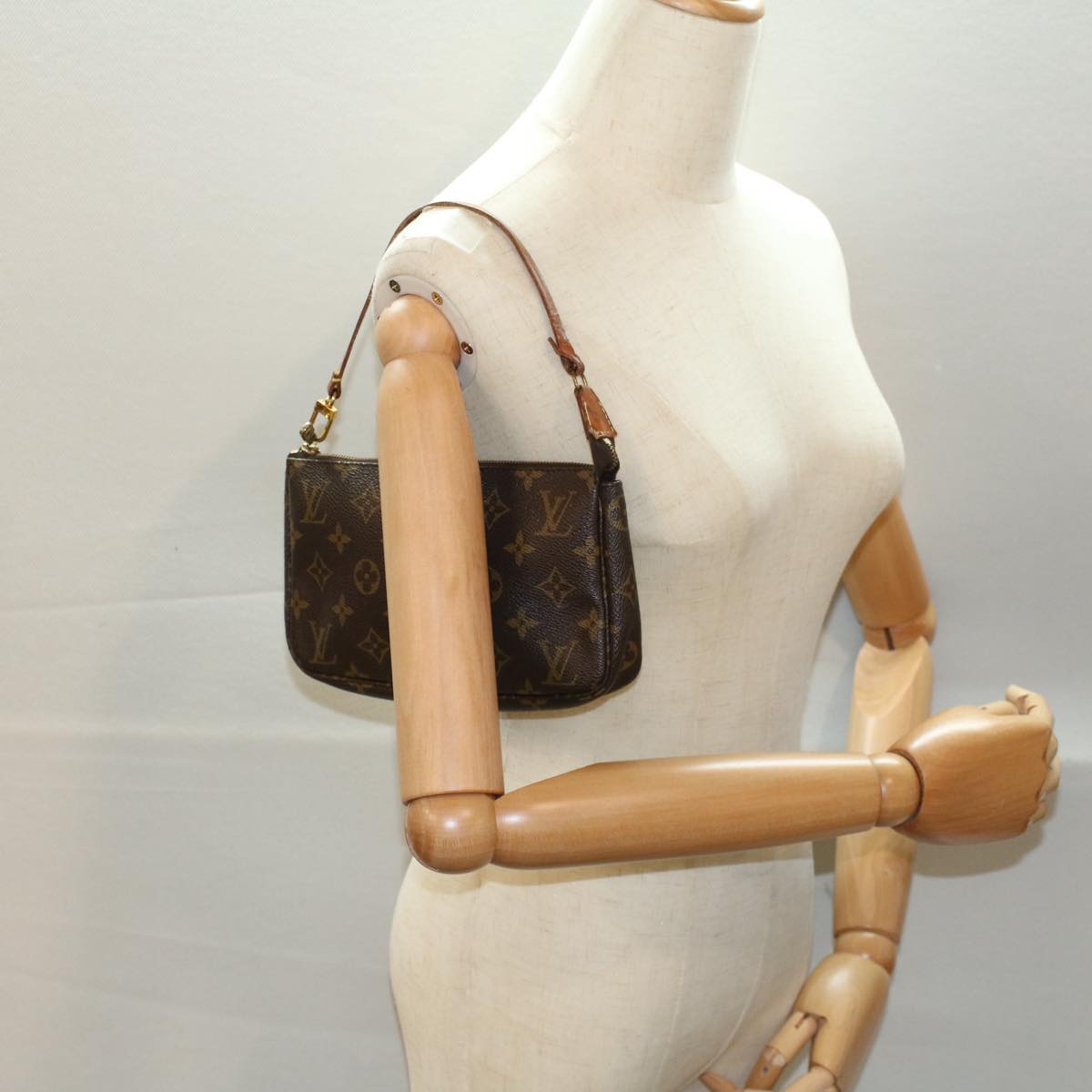 LOUIS VUITTON Monogram Pochette Accessoires Pouch M51980 LV 52928