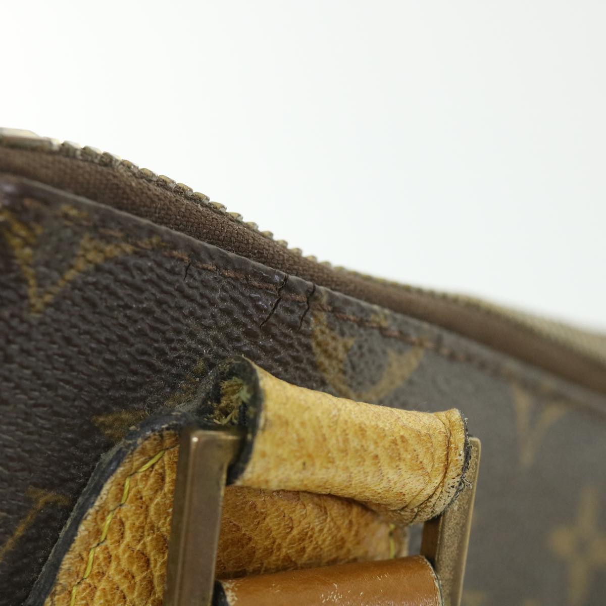 LOUIS VUITTON Monogram Pochette Bosphore Shoulder Bag M40044 LV 53304