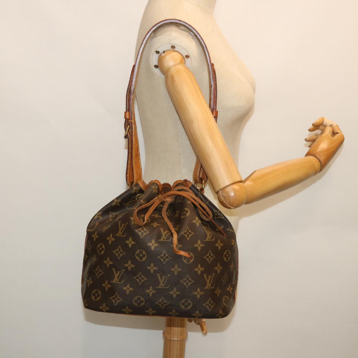 LOUIS VUITTON Monogram Petit Noe Shoulder Bag M42226 LV 53336