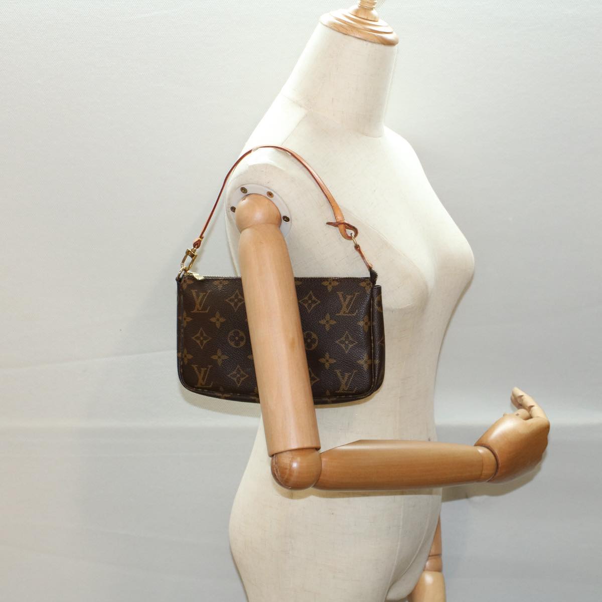 LOUIS VUITTON Monogram Pochette Accessoires Pouch M51980 LV 53365