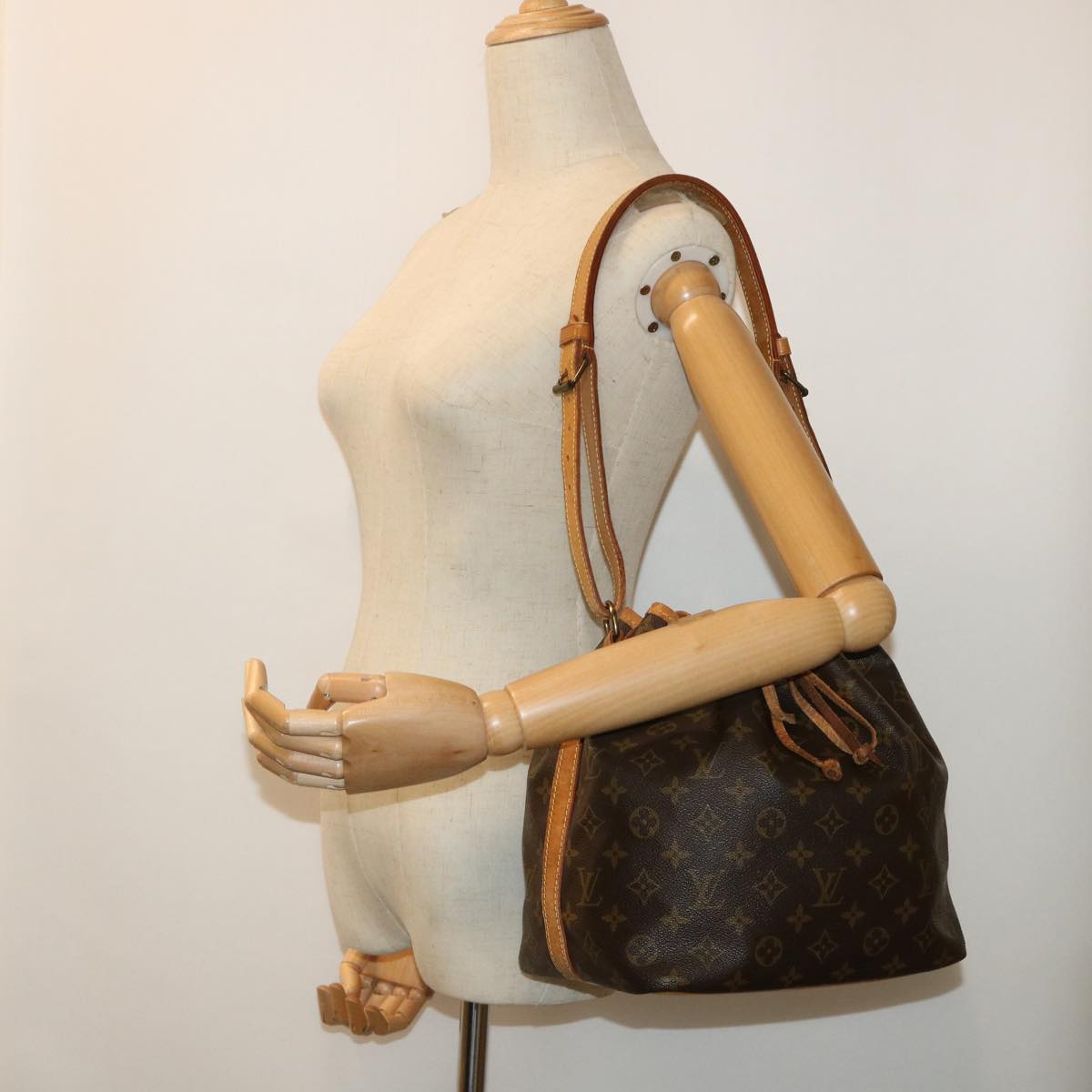 LOUIS VUITTON Monogram Petit Noe Shoulder Bag M42226 LV 53585