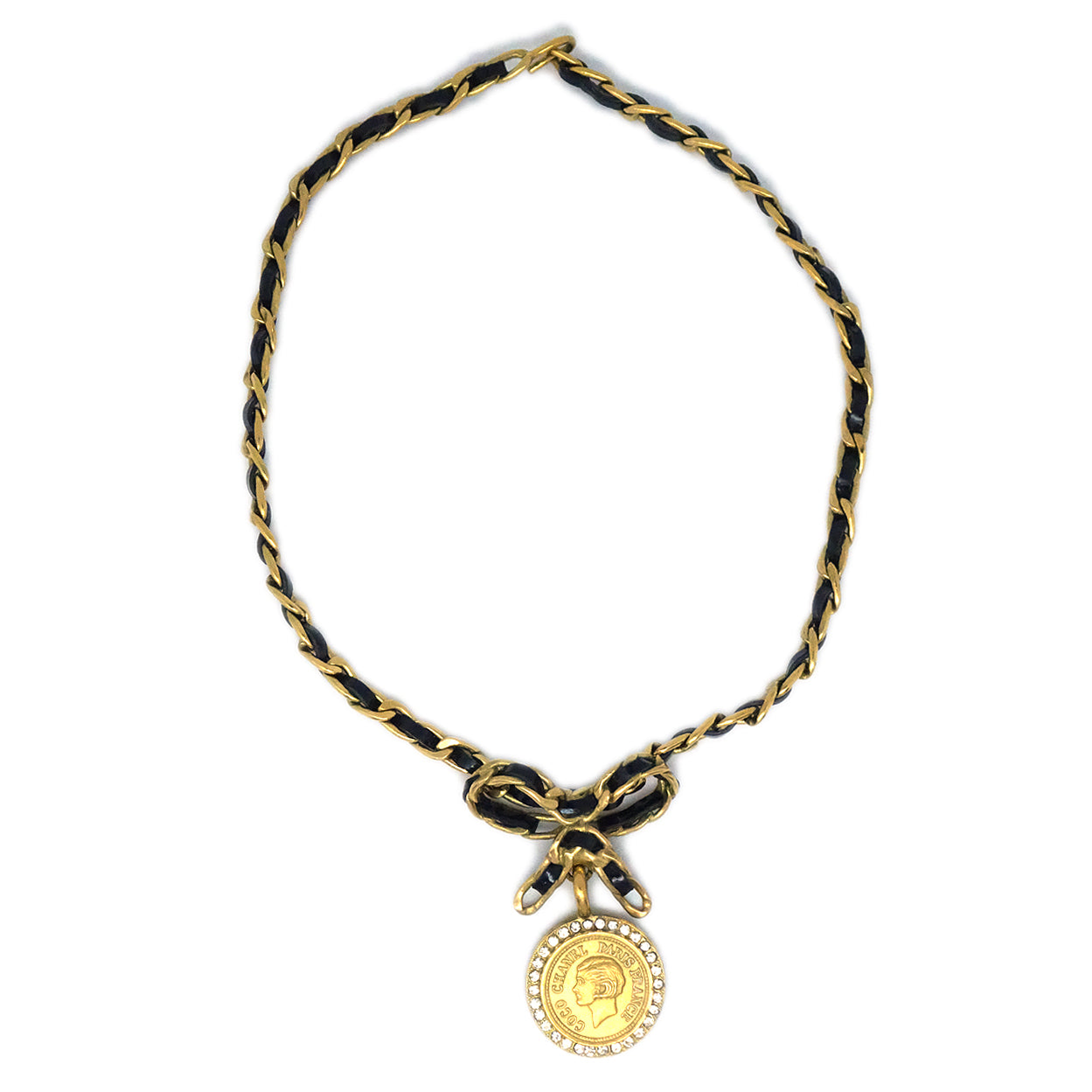Luxury Chanel Bow Medallion Rhinestone Pendant Necklace 95P
