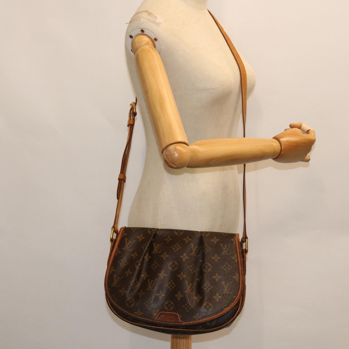 LOUIS VUITTON Monogram Menilmontant PM Shoulder Bag M40474 LV 53905