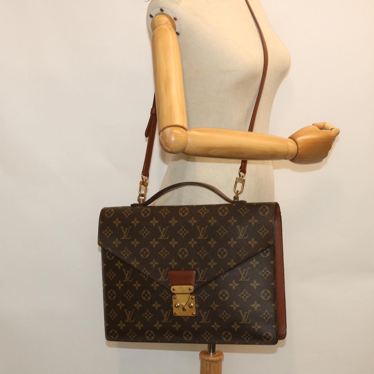 LOUIS VUITTON Monogram Porte Documents Bandouliere Bag 2way M53338 LV 54247