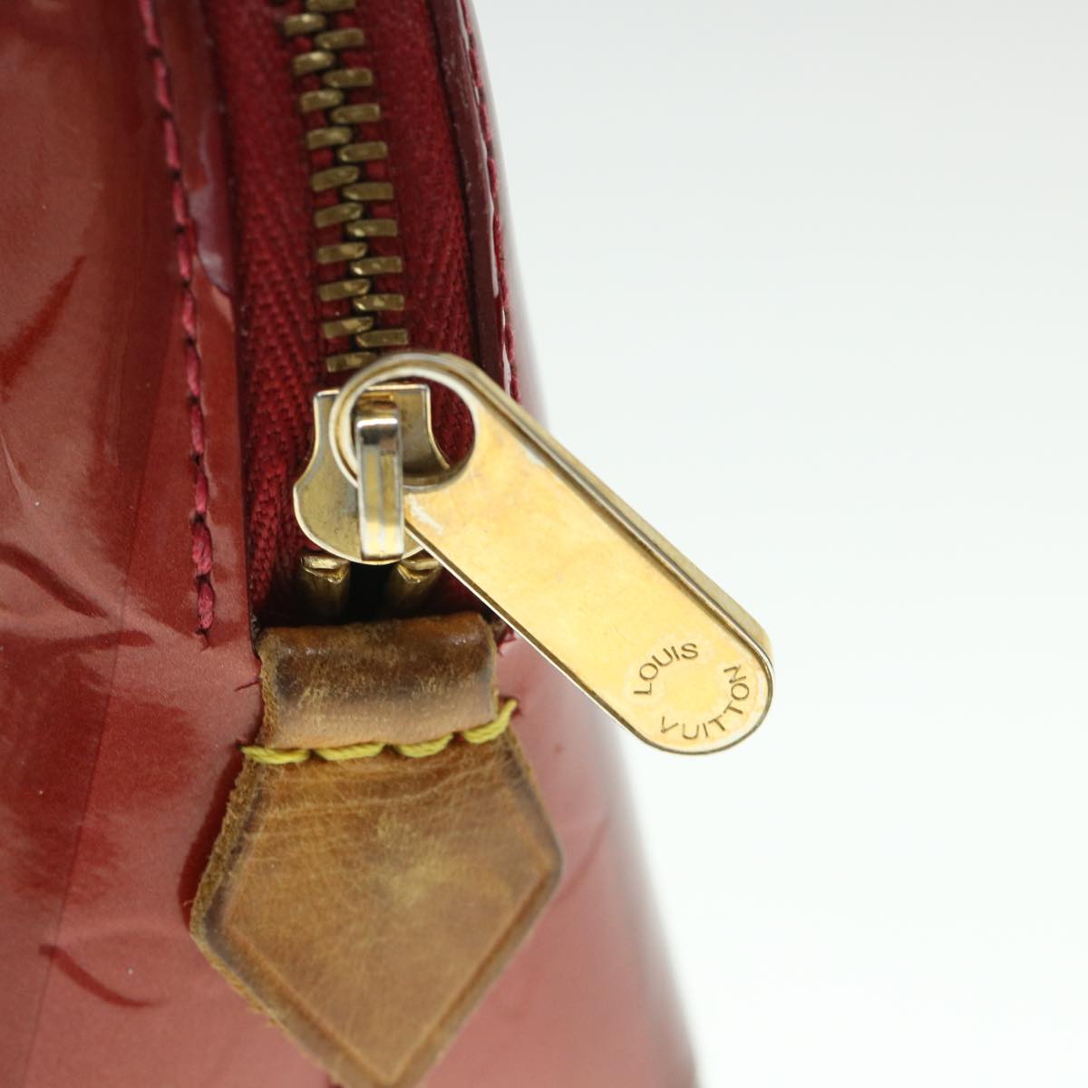 LOUIS VUITTON Vernis Rayure Pochette Cosmetic Pomme D'amour M91721 LV 54542