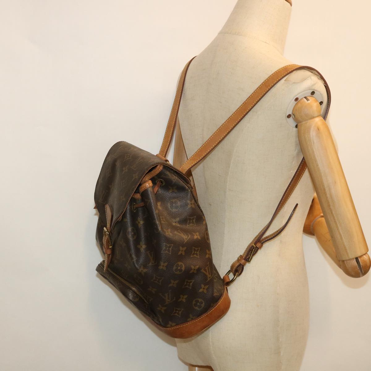 LOUIS VUITTON Monogram Montsouris MM Backpack M51136 LV 54660