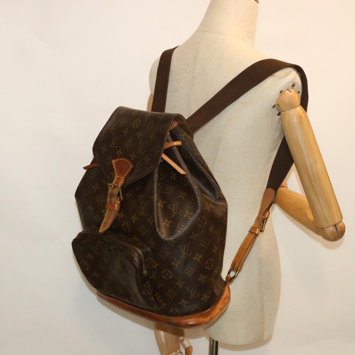 LOUIS VUITTON Monogram Montsouris GM Backpack M51135 LV 54661