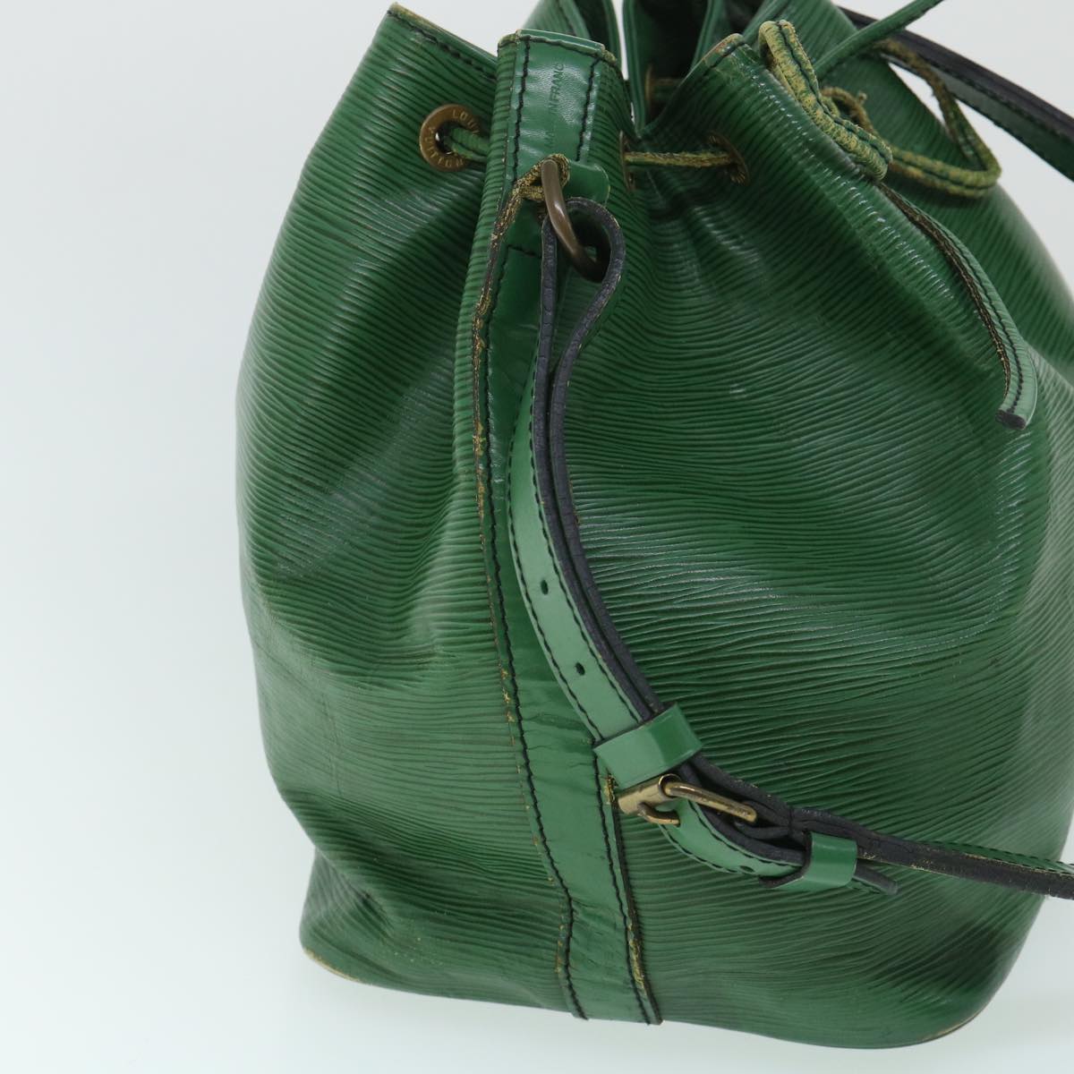 LOUIS VUITTON Epi Petit Noe Shoulder Bag Vintage Green M44104 LV 54871