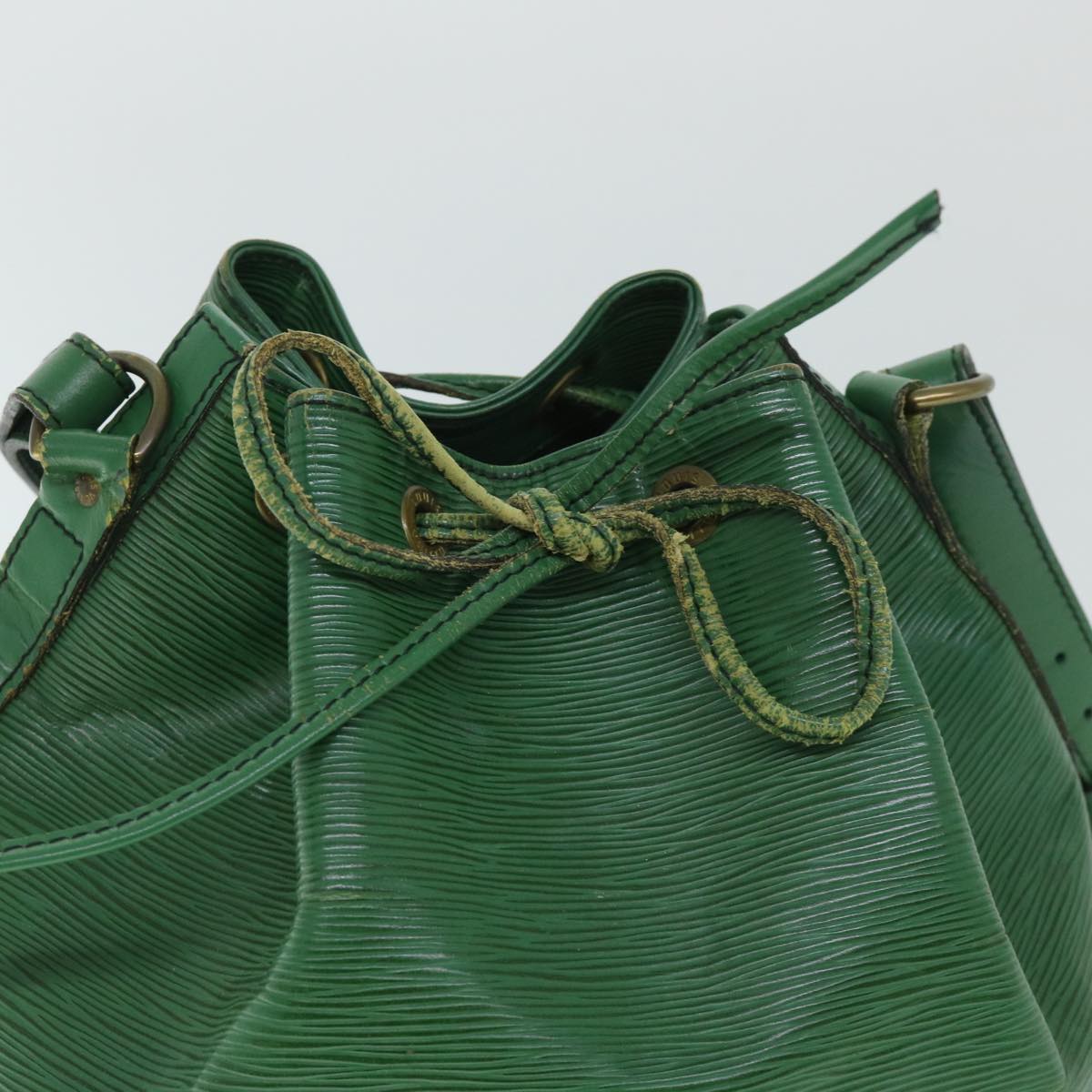 LOUIS VUITTON Epi Petit Noe Shoulder Bag Vintage Green M44104 LV 54871
