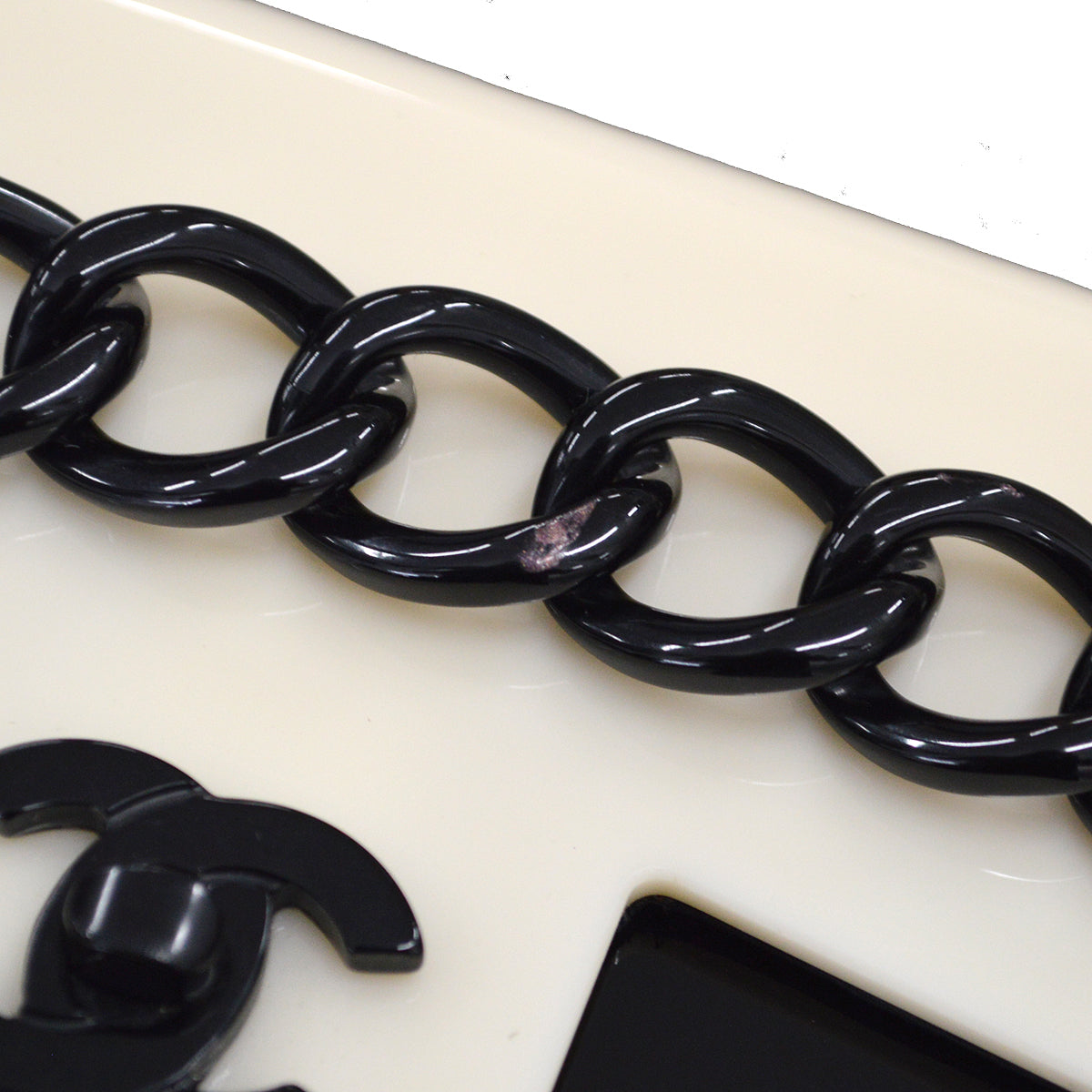 Luxury Chanel 2000-2001 Acrylic Chain Flap Bag Mini Black White