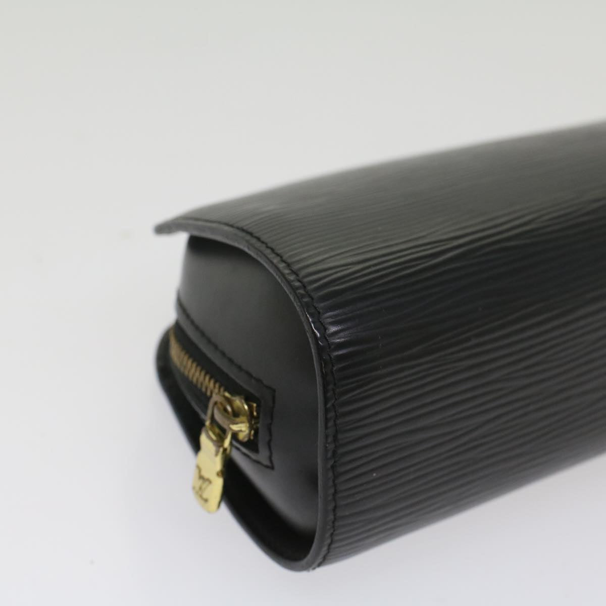 LOUIS VUITTON Epi Dauphine PM Pouch Black M48442 LV 54929