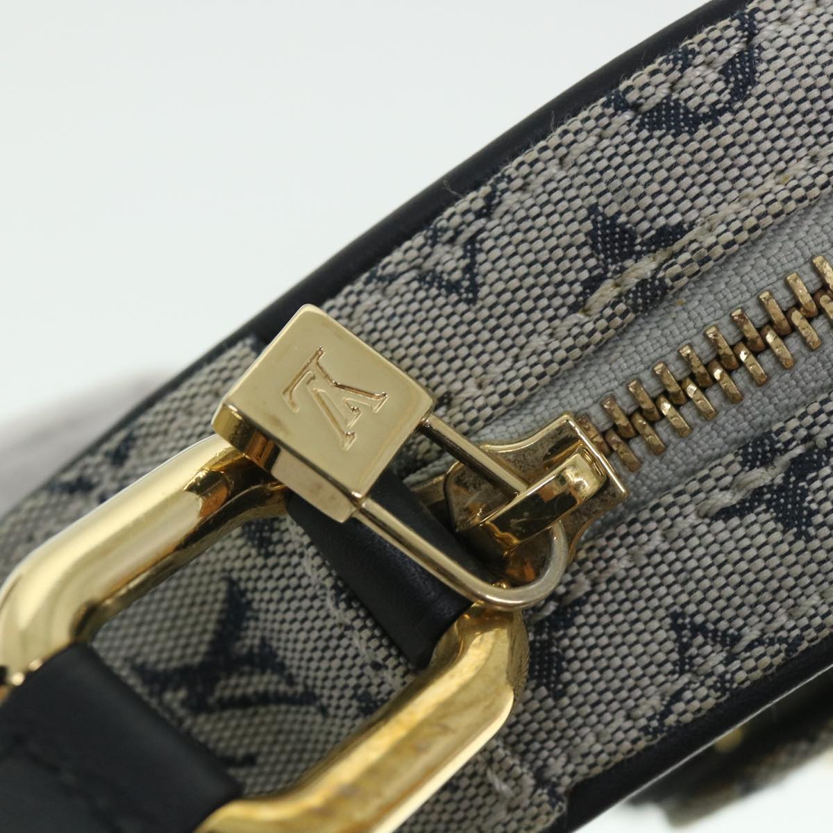 LOUIS VUITTON Monogram Mini Juliet MM Shoulder Bag Blue M92004 LV 54995