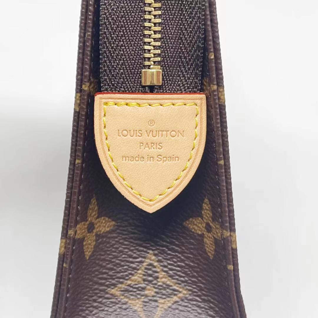Louis Vuitton Toiletry Pouch Monogram Size 19