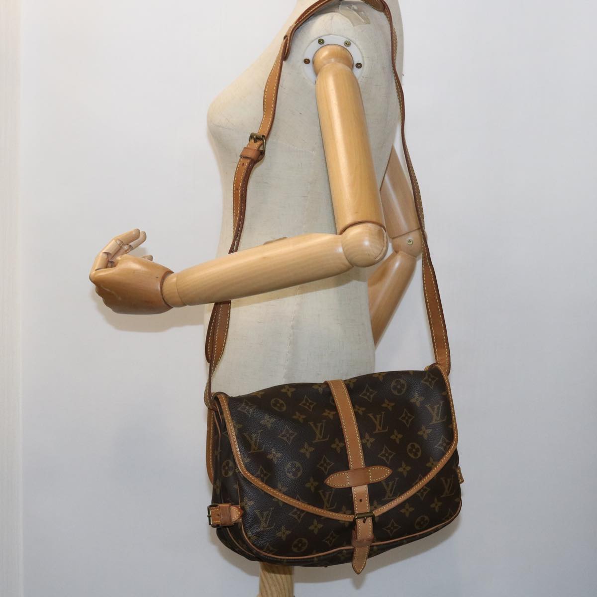 LOUIS VUITTON Monogram Saumur 30 Shoulder Bag M42256 LV 55101