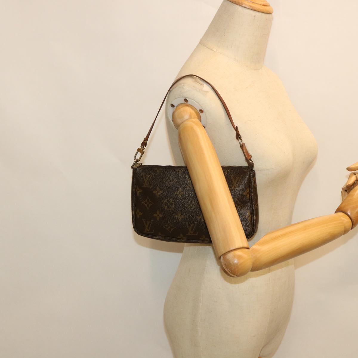 LOUIS VUITTON Monogram Pochette Accessoires Pouch M51980 LV 55133